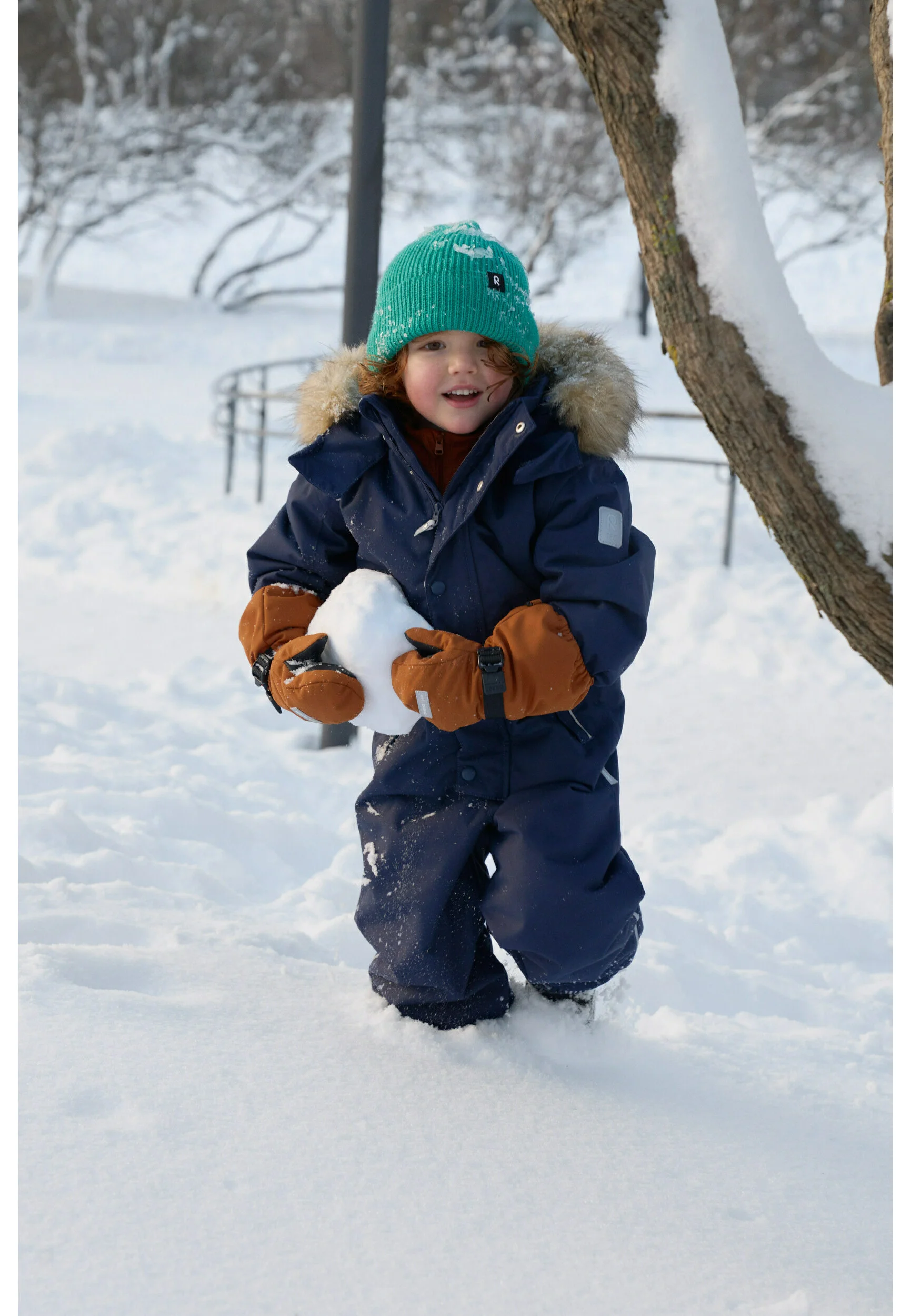 Schneeanzug Kinder in Aktion